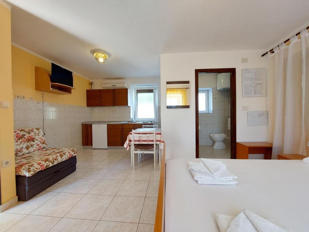 Apartments Ivan Čižići 외부 사진